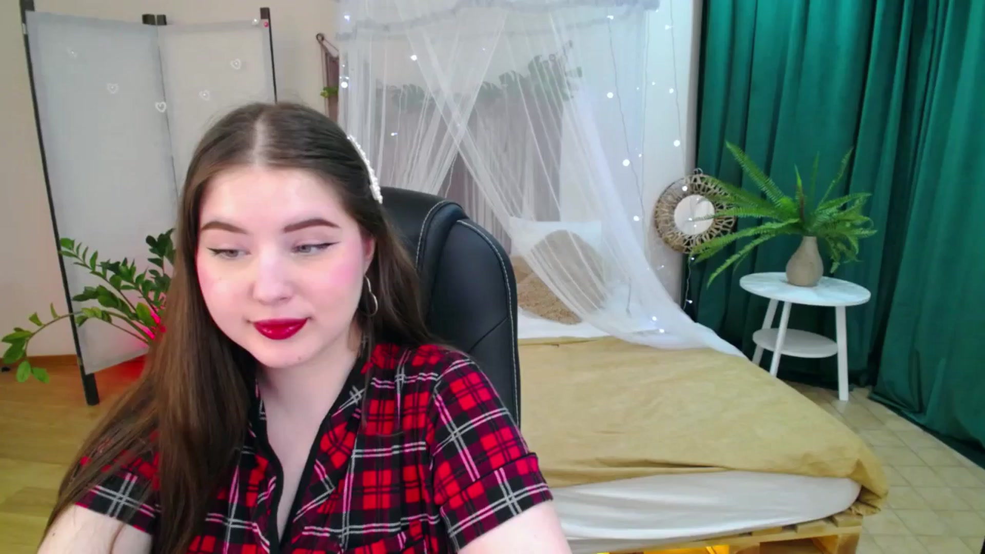 Gallery image thumbnail from AdmireMyEyes's myfreecams stream on, 04/28/2025, 23:48 image 1 of 20