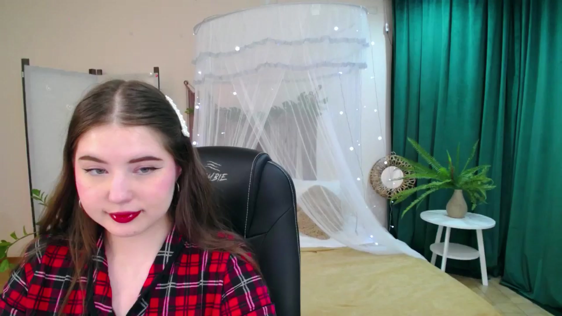 Gallery image thumbnail from AdmireMyEyes's myfreecams stream on, 04/28/2025, 23:48 image 6 of 20