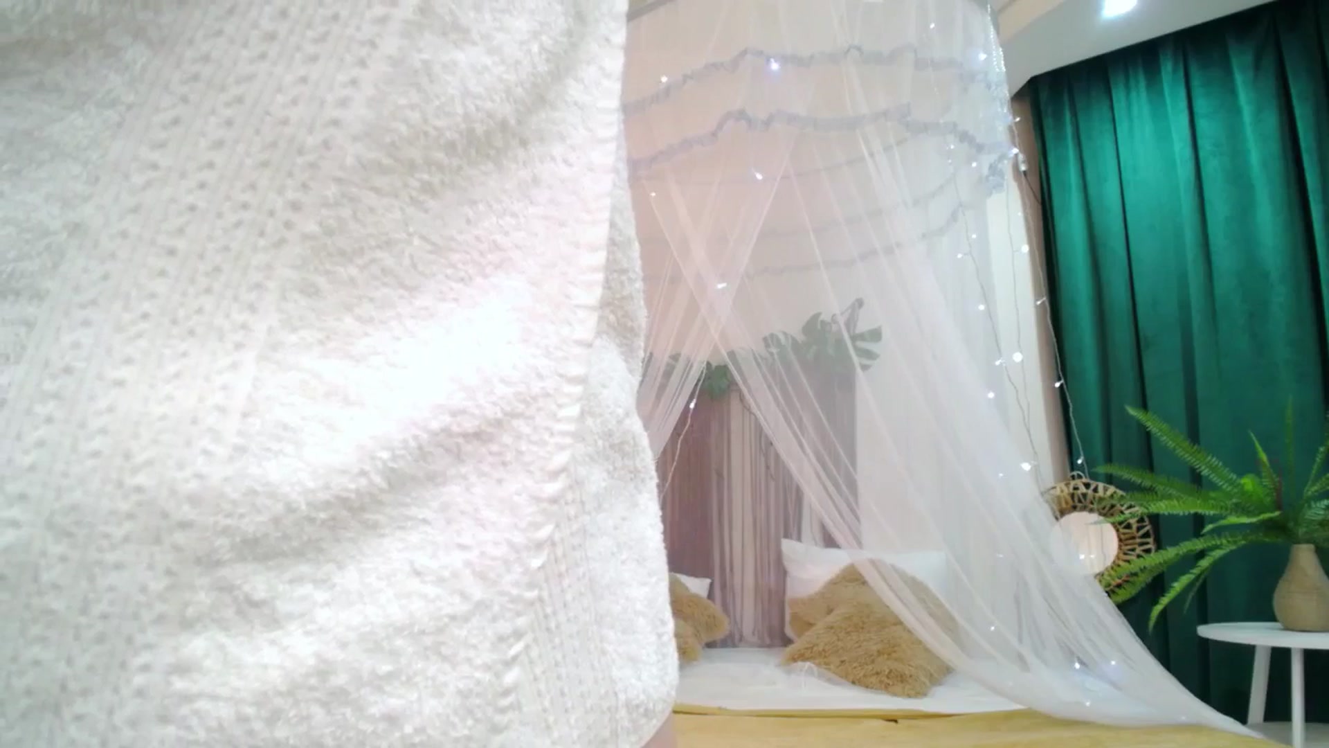 Gallery image thumbnail from AdmireMyEyes's myfreecams stream on, 04/28/2025, 23:48 image 12 of 20