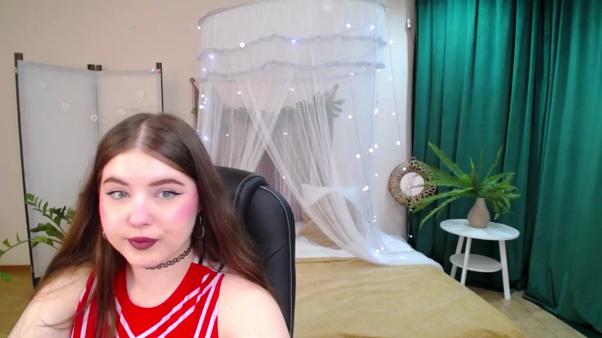 Gallery image thumbnail from AdmireMyEyes's myfreecams stream on, 04/29/2025, 21:47 image 15 of 20