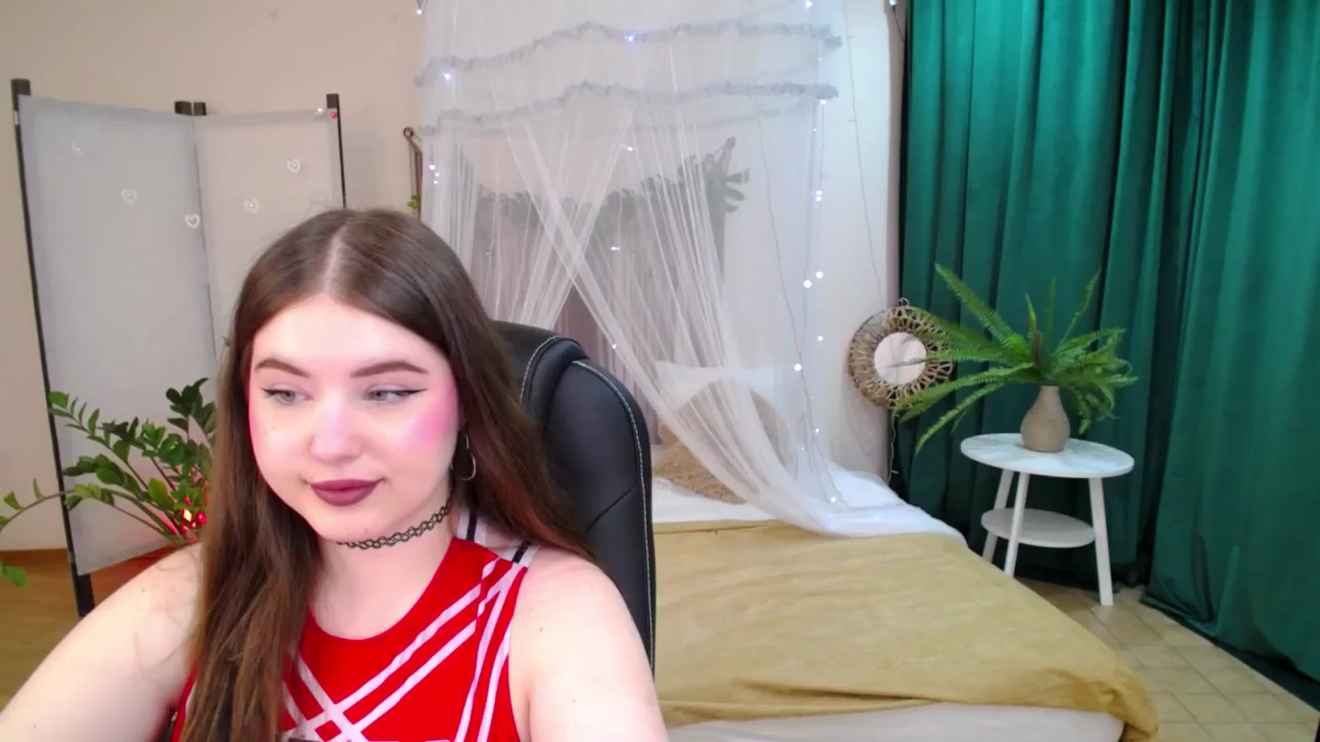 Gallery image thumbnail from AdmireMyEyes's myfreecams stream on, 04/29/2025, 21:47 image 18 of 20