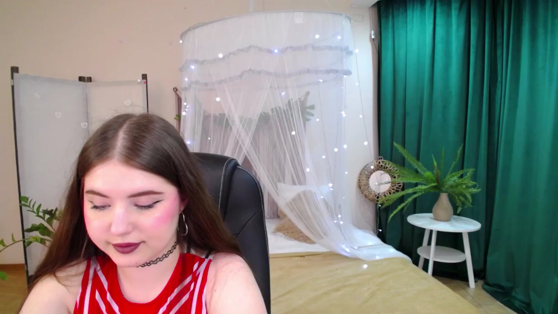 Gallery image thumbnail from AdmireMyEyes's myfreecams stream on, 04/30/2025, 01:04 image 14 of 20
