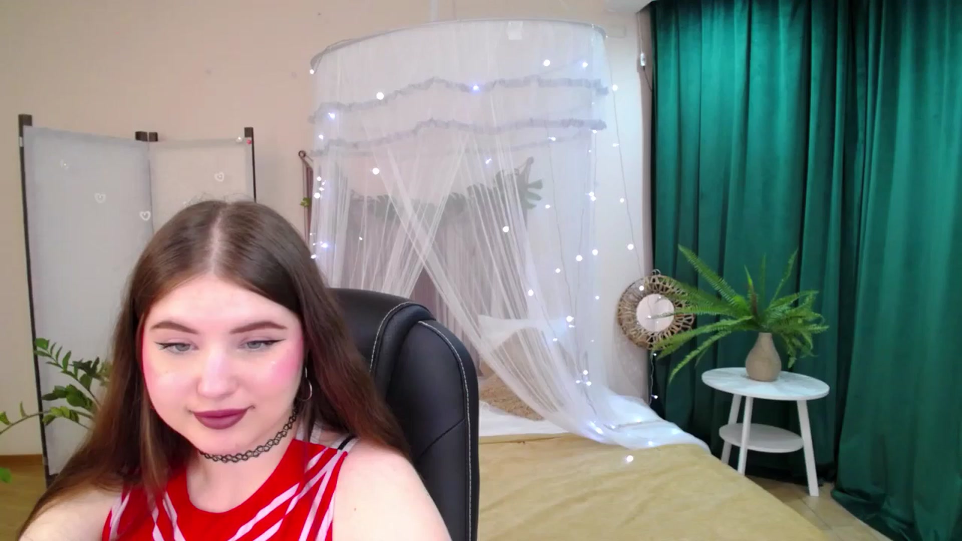 Gallery image thumbnail from AdmireMyEyes's myfreecams stream on, 04/30/2025, 01:04 image 4 of 20