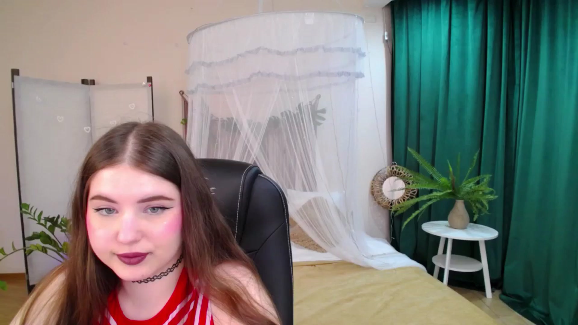 Gallery image thumbnail from AdmireMyEyes's myfreecams stream on, 04/30/2025, 01:04 image 19 of 20