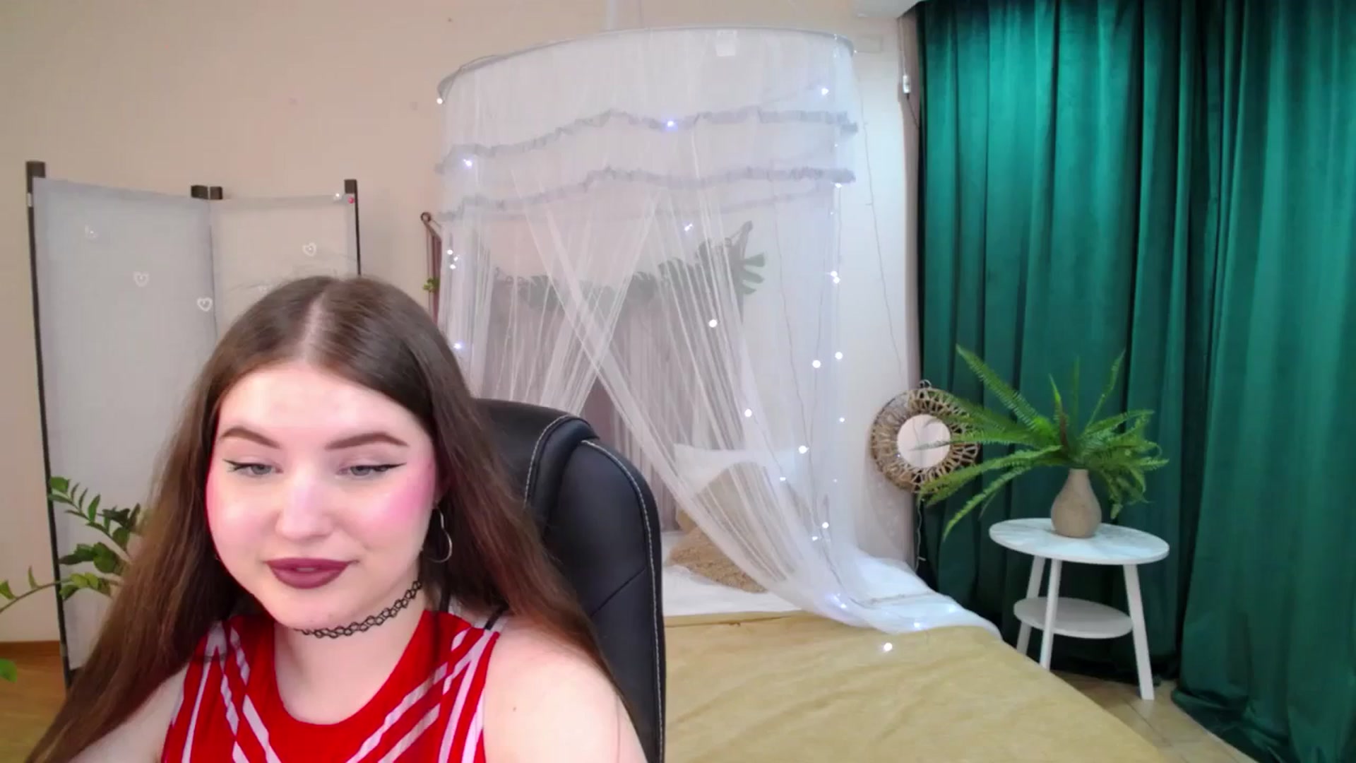 Gallery image thumbnail from AdmireMyEyes's myfreecams stream on, 04/30/2025, 01:04 image 20 of 20