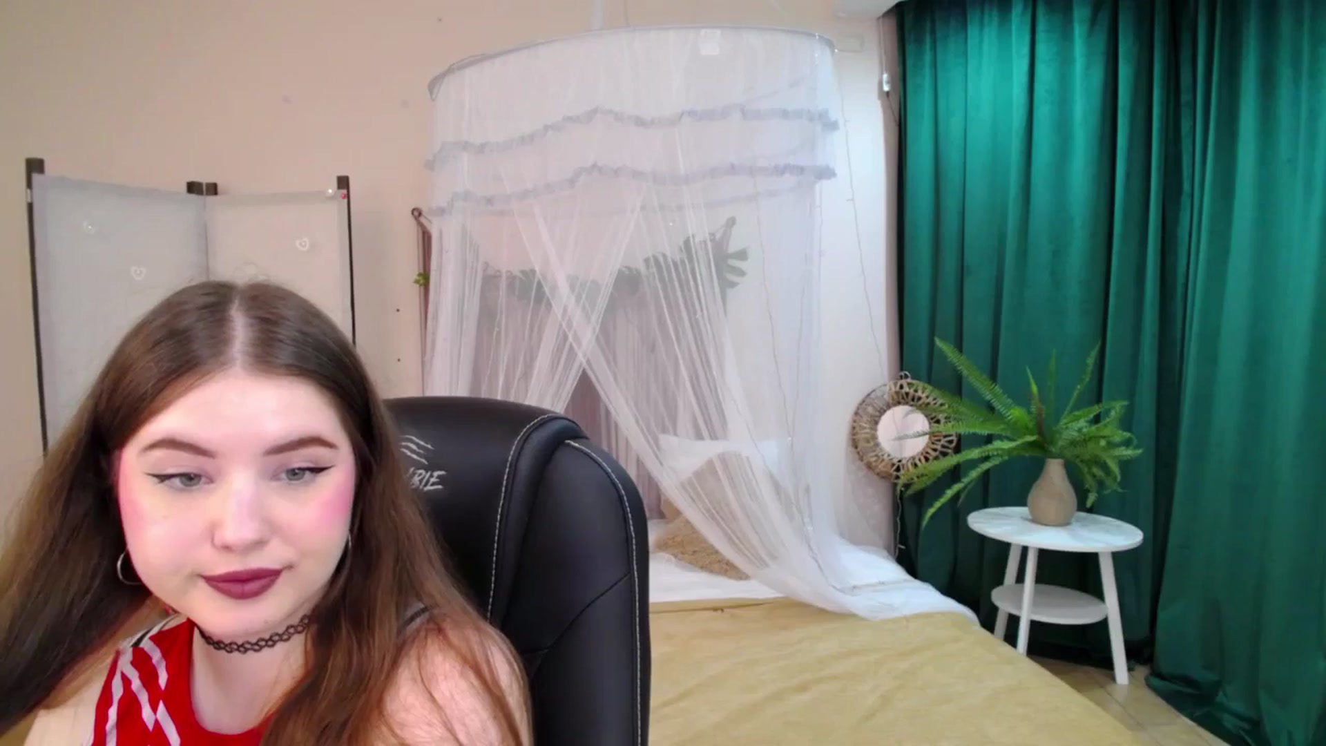 Gallery image thumbnail from AdmireMyEyes's myfreecams stream on, 04/30/2025, 01:04 image 9 of 20