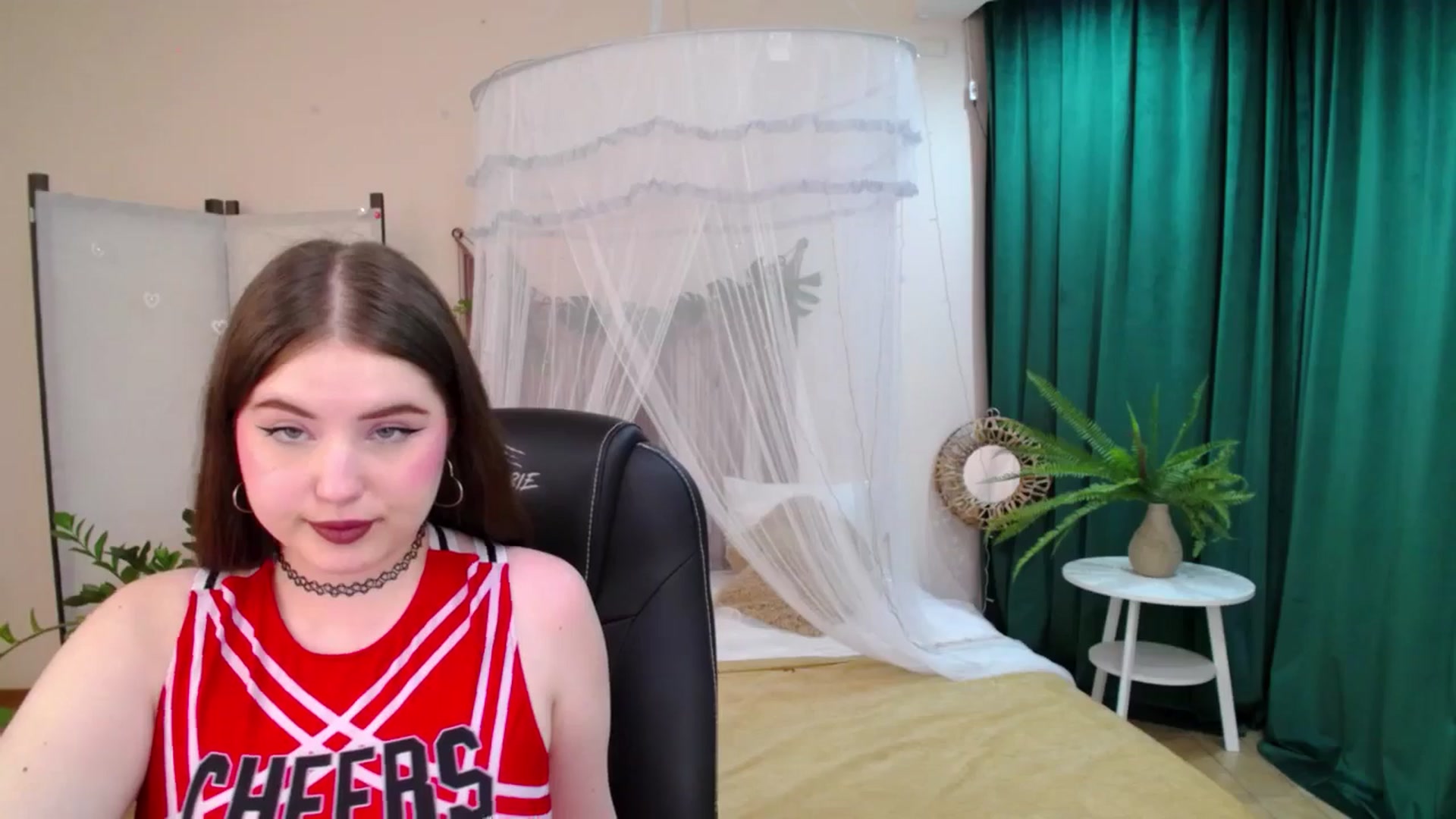 Gallery image thumbnail from AdmireMyEyes's myfreecams stream on, 04/30/2025, 01:04 image 10 of 20