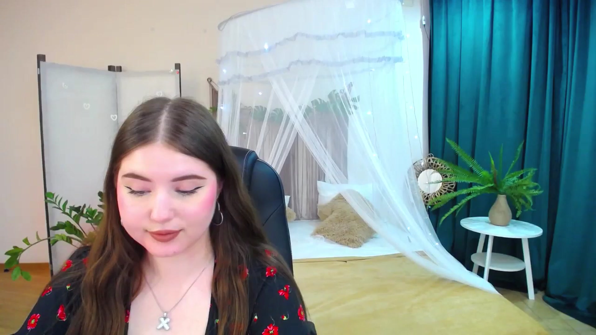 Gallery image thumbnail from AdmireMyEyes's myfreecams stream on, 05/03/2025, 08:44 image 2 of 20