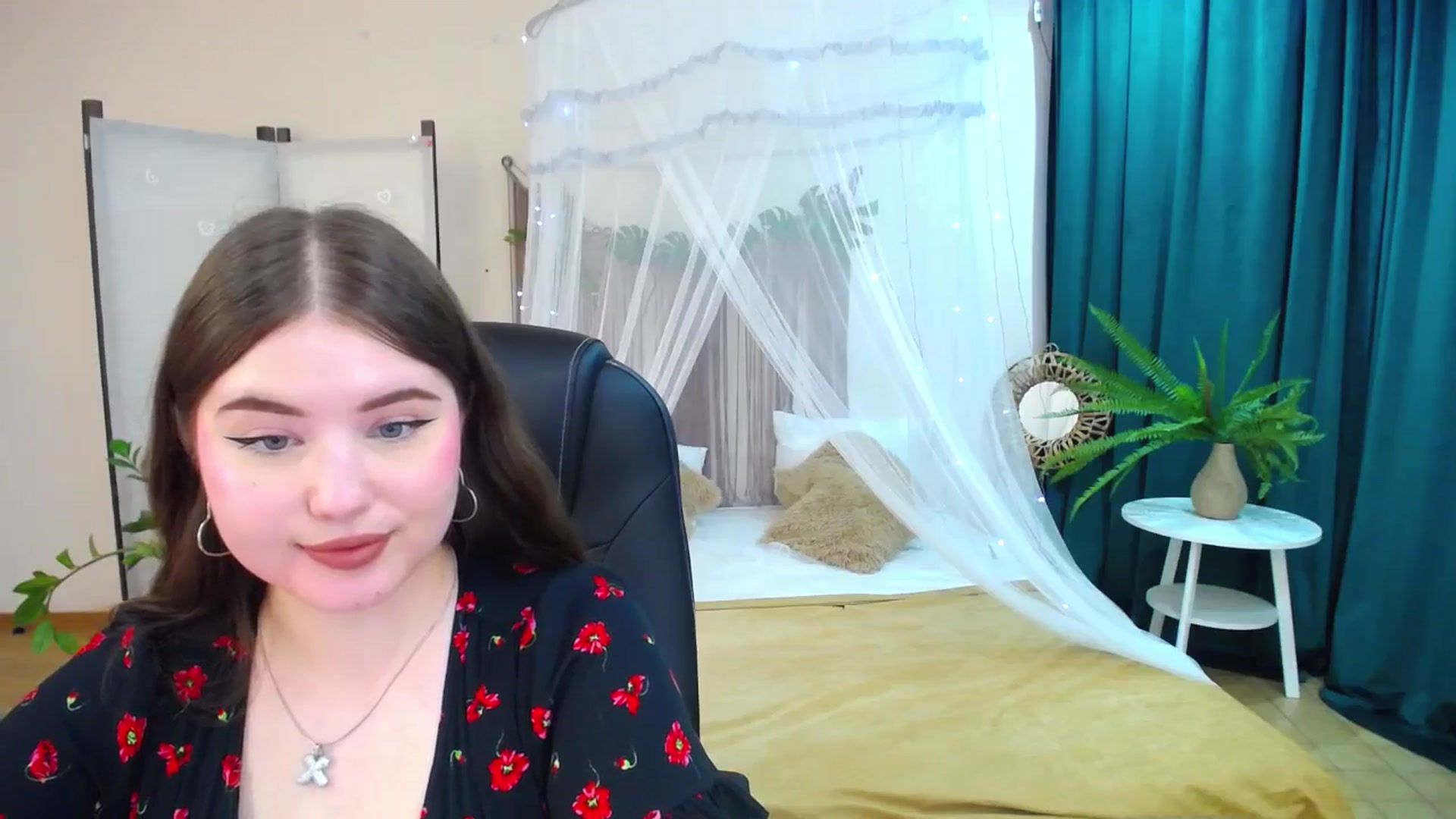 Gallery image thumbnail from AdmireMyEyes's myfreecams stream on, 05/03/2025, 08:44 image 19 of 20