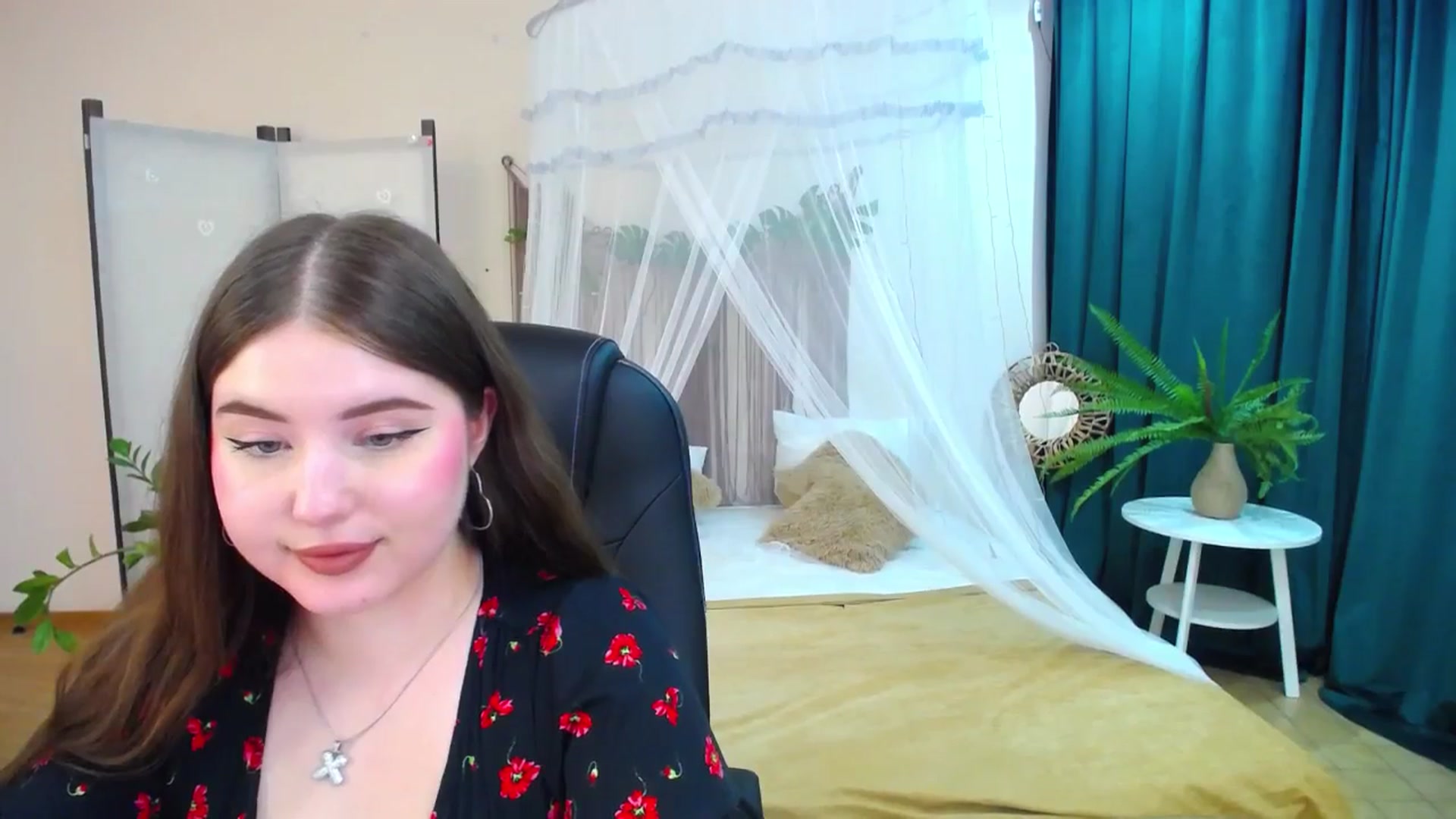 Gallery image thumbnail from AdmireMyEyes's myfreecams stream on, 05/03/2025, 08:44 image 14 of 20