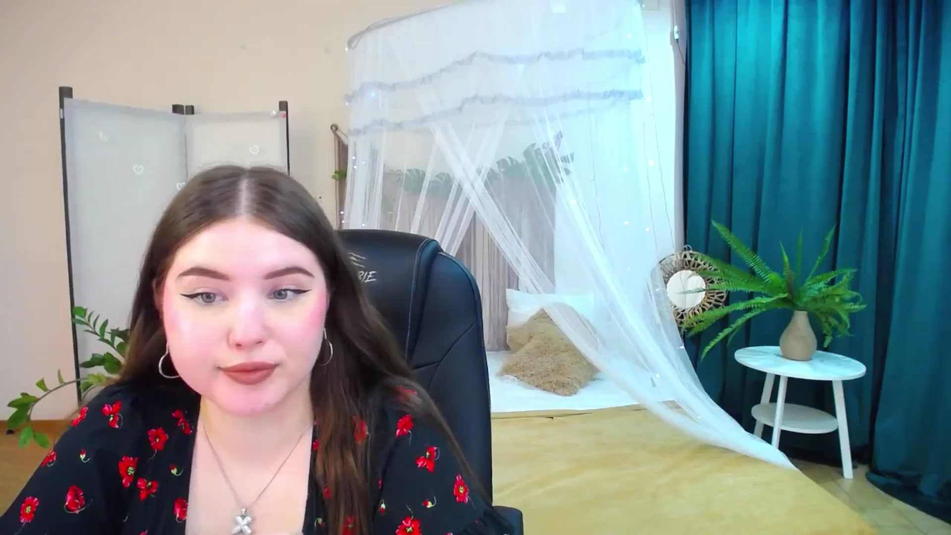 Gallery image thumbnail from AdmireMyEyes's myfreecams stream on, 05/03/2025, 08:44 image 3 of 20