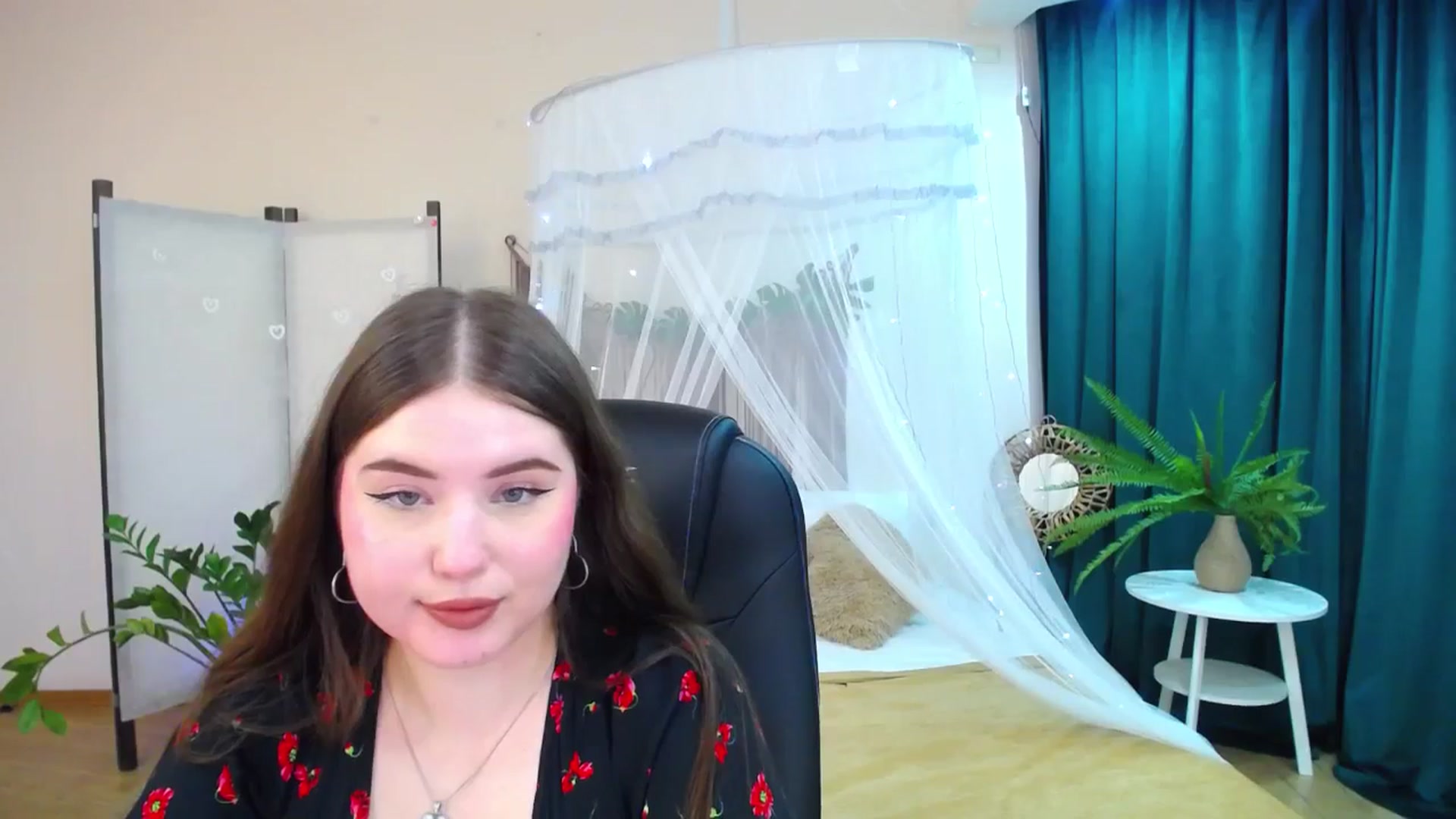 Gallery image thumbnail from AdmireMyEyes's myfreecams stream on, 05/03/2025, 08:44 image 10 of 20