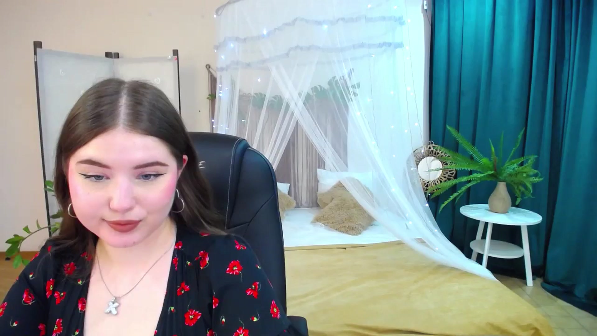 Gallery image thumbnail from AdmireMyEyes's myfreecams stream on, 05/03/2025, 08:44 image 20 of 20