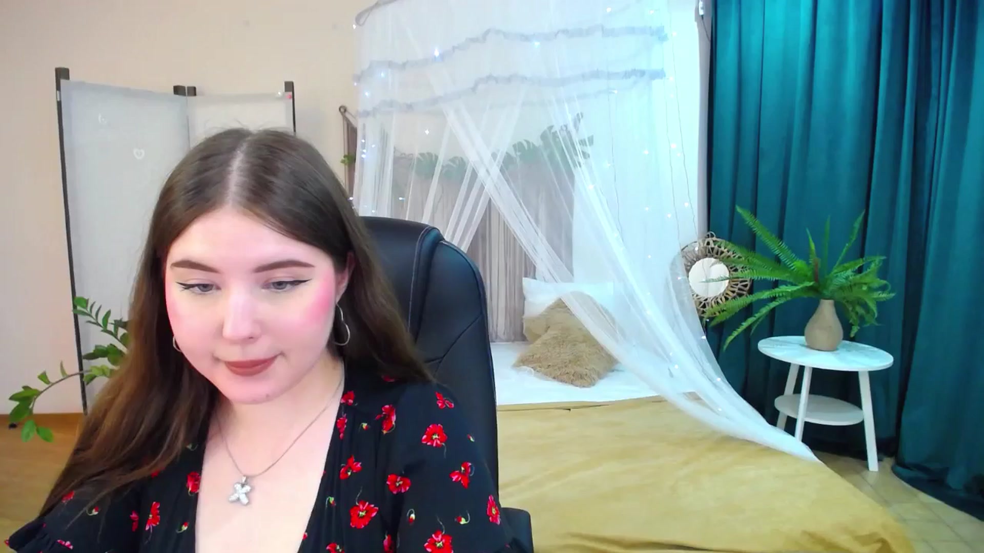 Gallery image thumbnail from AdmireMyEyes's myfreecams stream on, 05/03/2025, 08:44 image 18 of 20