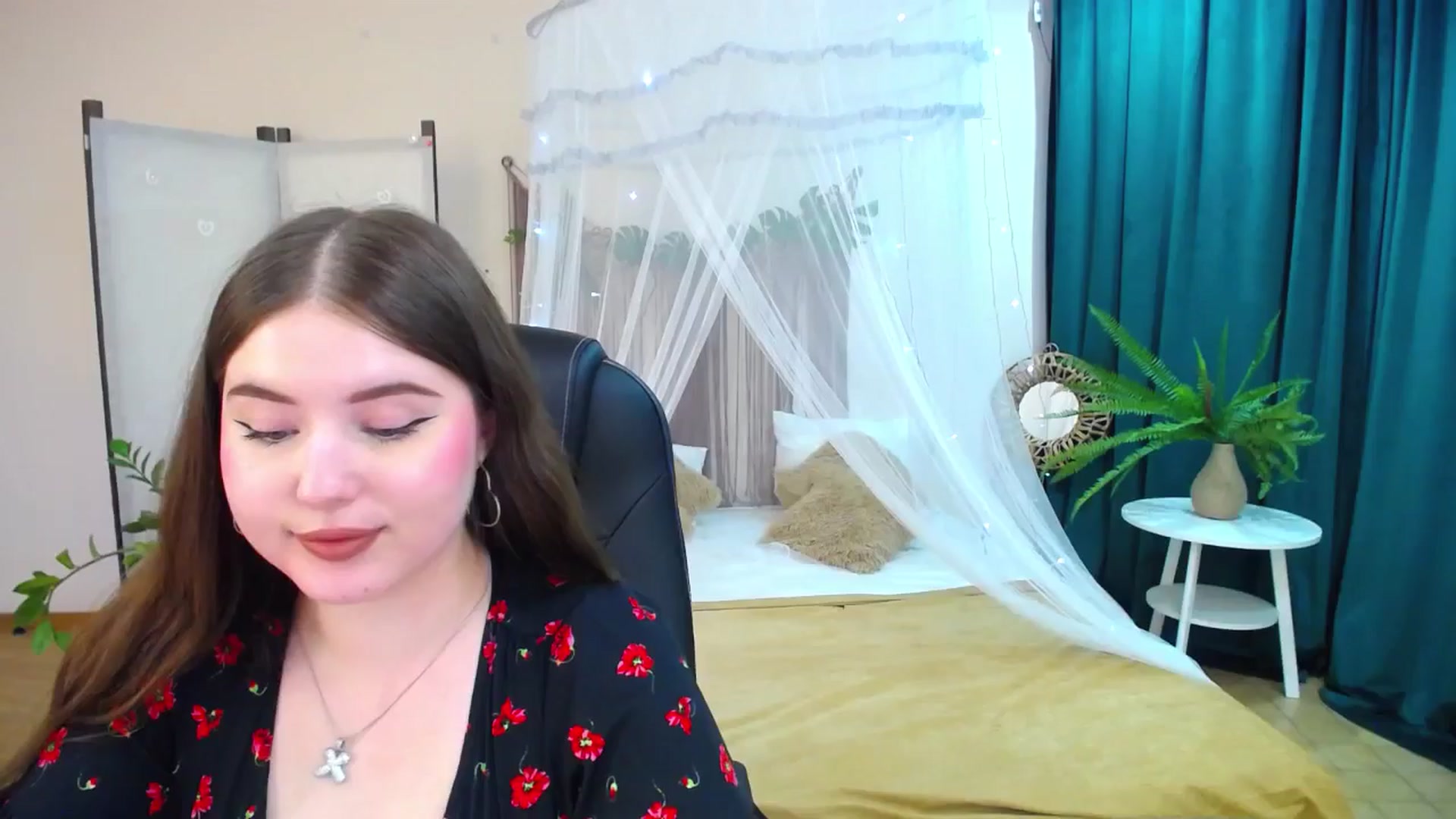 Gallery image thumbnail from AdmireMyEyes's myfreecams stream on, 05/03/2025, 08:44 image 13 of 20