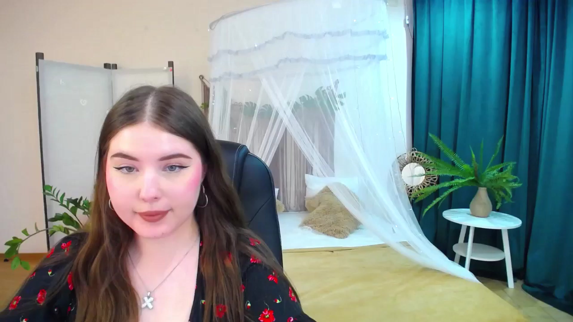 Gallery image thumbnail from AdmireMyEyes's myfreecams stream on, 05/03/2025, 08:44 image 1 of 20