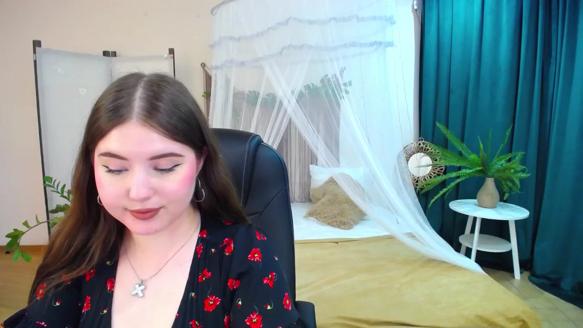 Gallery image thumbnail from AdmireMyEyes's myfreecams stream on, 05/03/2025, 08:44 image 17 of 20
