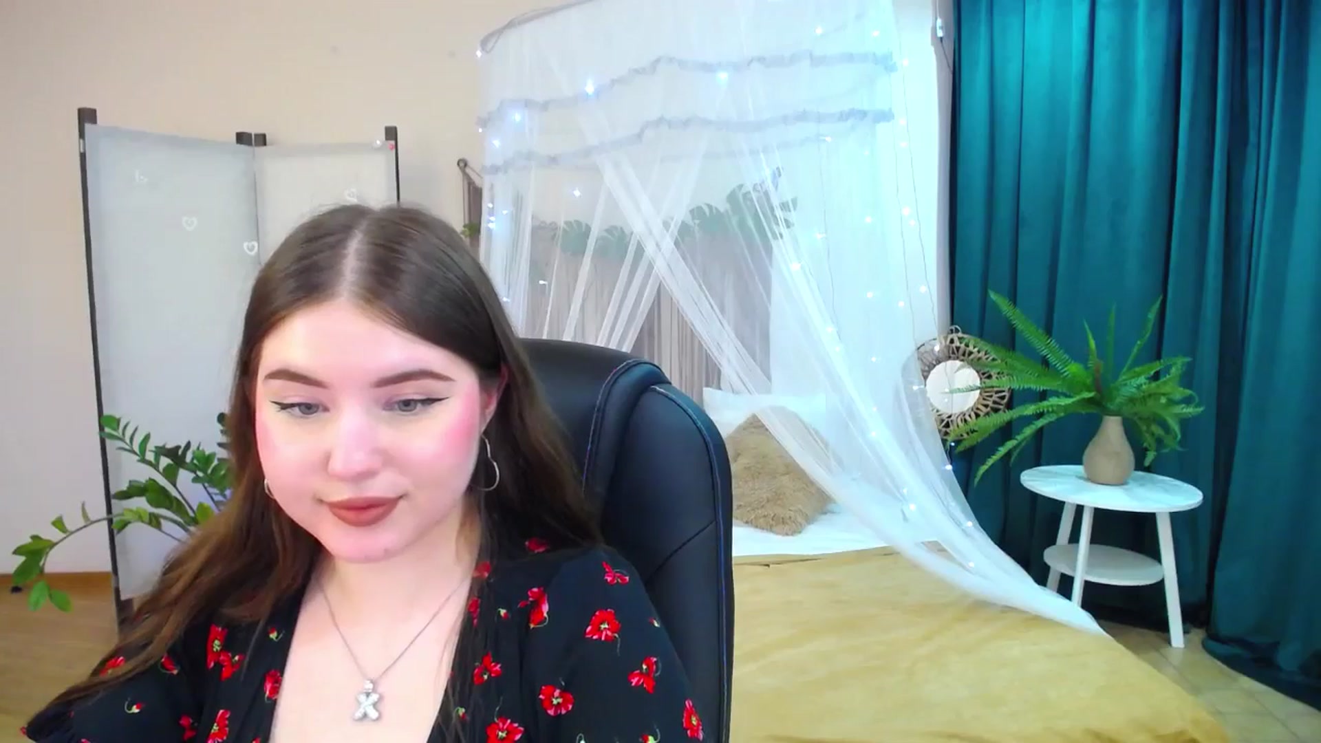 Gallery image thumbnail from AdmireMyEyes's myfreecams stream on, 05/03/2025, 09:24 image 12 of 20
