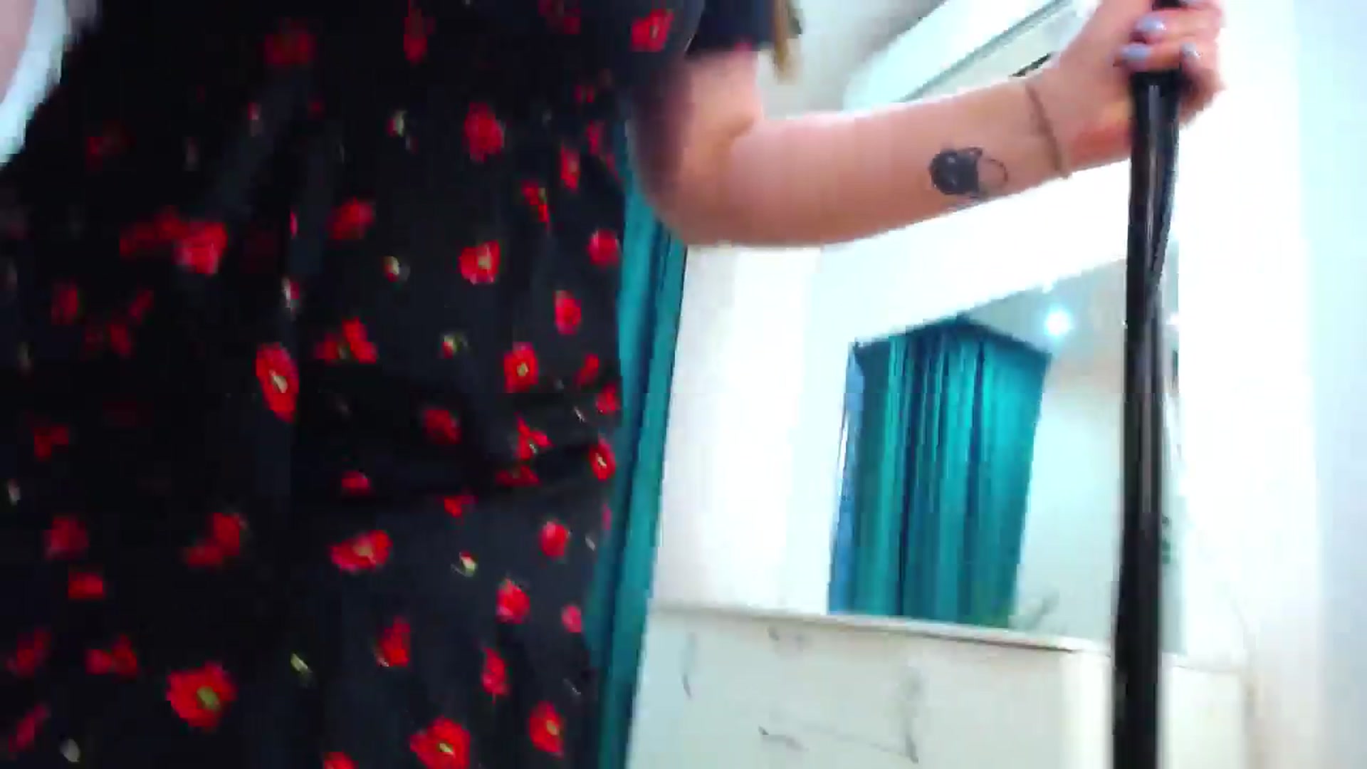 Gallery image thumbnail from AdmireMyEyes's myfreecams stream on, 05/03/2025, 09:24 image 17 of 20