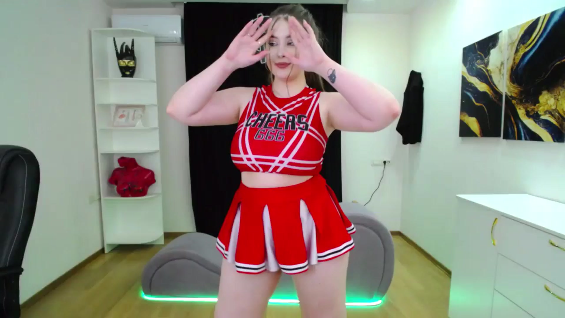 Gallery image thumbnail from AdmireMyEyes's myfreecams stream on, 05/04/2025, 08:54 image 12 of 20