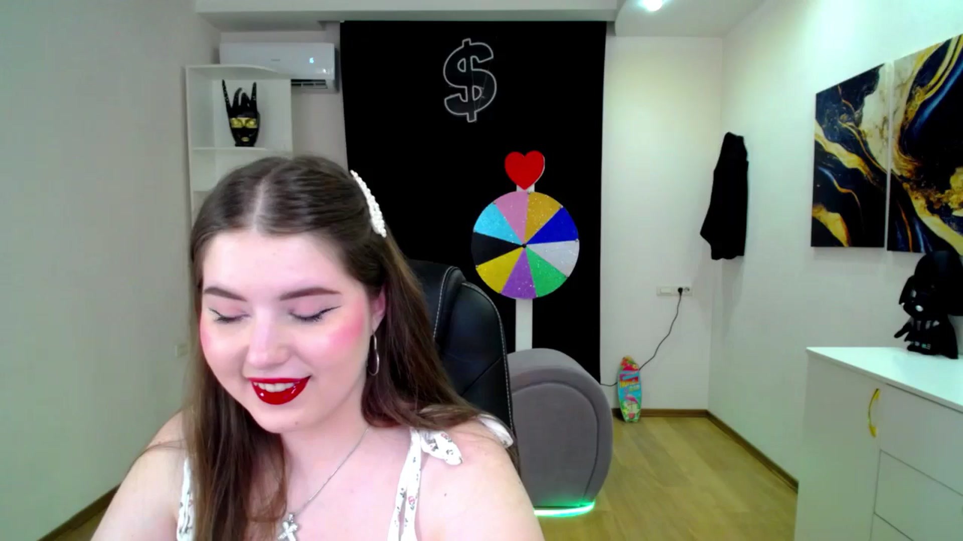 Gallery image thumbnail from AdmireMyEyes's myfreecams stream on, 05/05/2025, 07:00 image 13 of 20