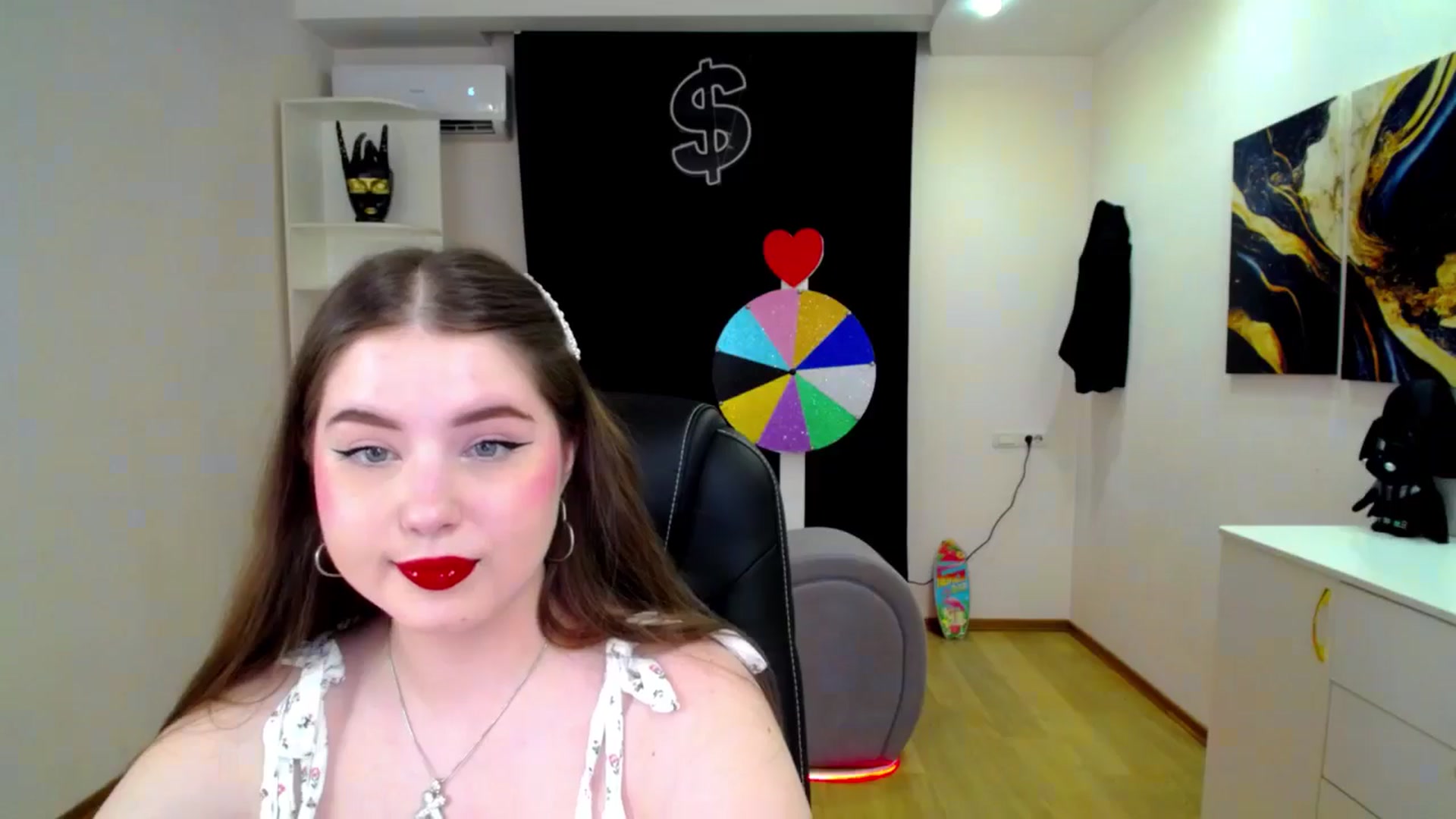 Gallery image thumbnail from AdmireMyEyes's myfreecams stream on, 05/05/2025, 07:00 image 14 of 20