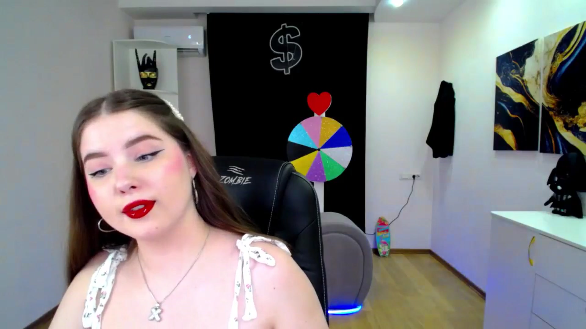 Gallery image thumbnail from AdmireMyEyes's myfreecams stream on, 05/05/2025, 07:00 image 18 of 20