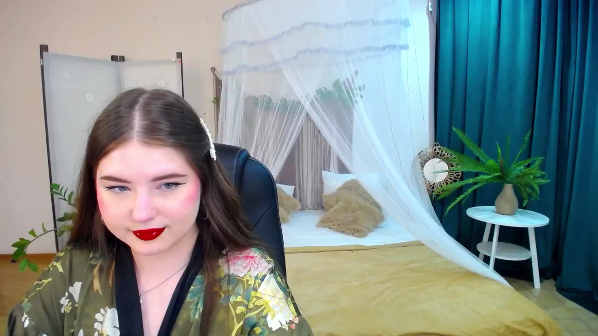 Gallery image thumbnail from AdmireMyEyes's myfreecams stream on, 05/05/2025, 09:24 image 6 of 20