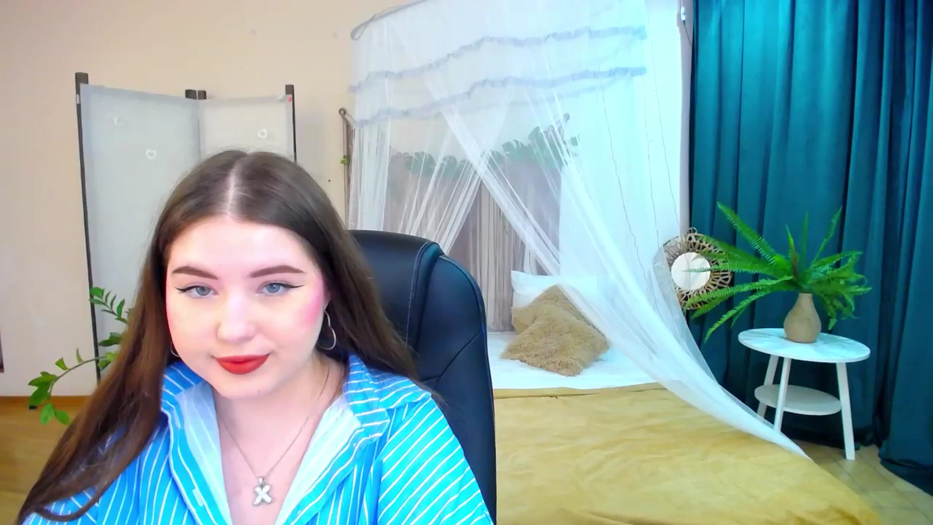 Gallery image thumbnail from AdmireMyEyes's myfreecams stream on, 05/06/2025, 06:32 image 6 of 20