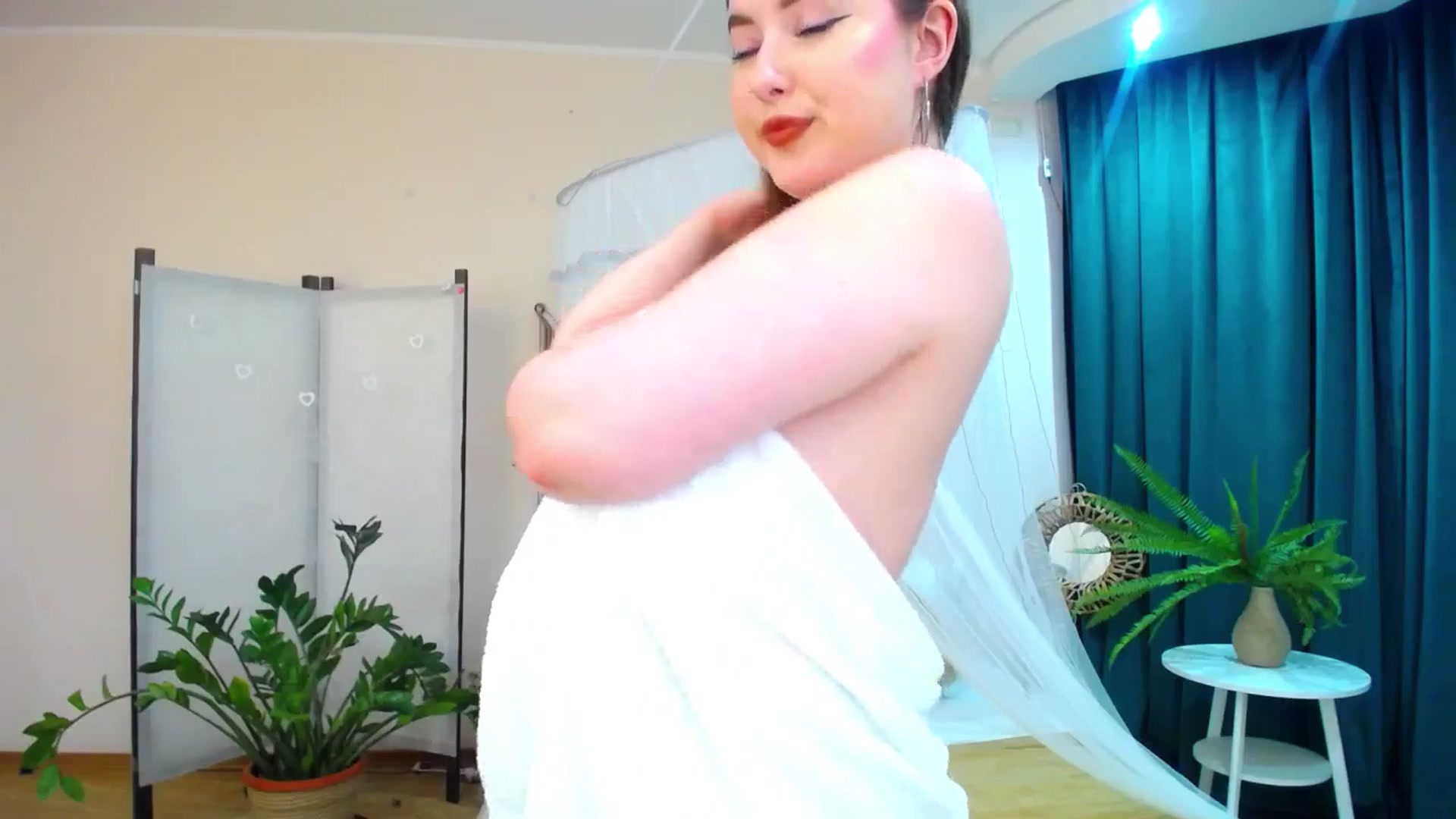 Gallery image thumbnail from AdmireMyEyes's myfreecams stream on, 05/06/2025, 08:28 image 9 of 20
