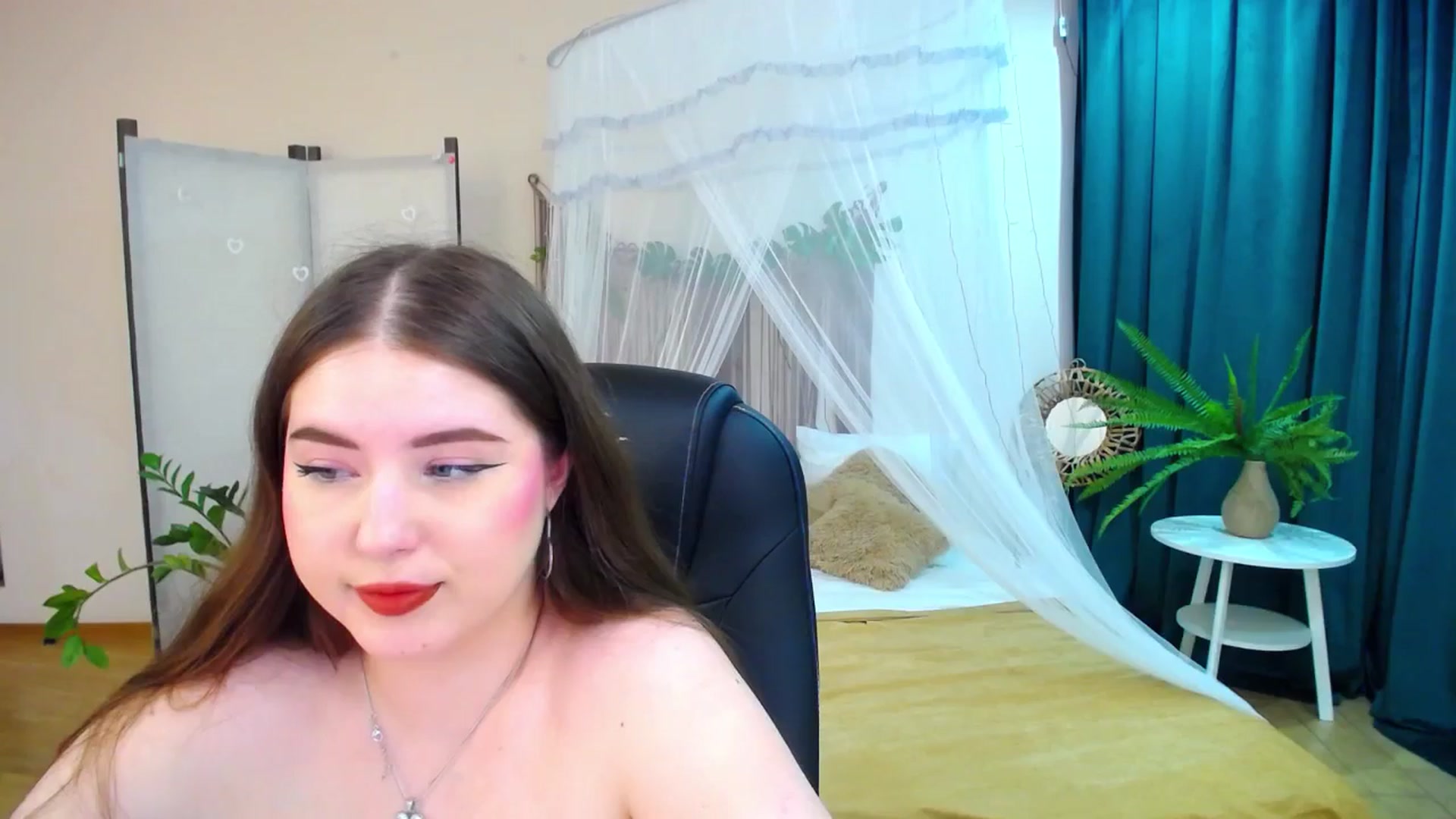 Gallery image thumbnail from AdmireMyEyes's myfreecams stream on, 05/06/2025, 08:28 image 19 of 20