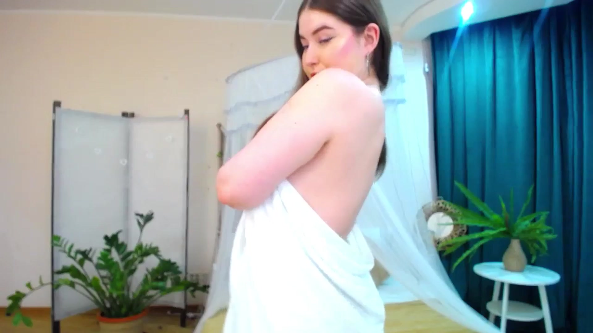 Gallery image thumbnail from AdmireMyEyes's myfreecams stream on, 05/06/2025, 08:28 image 11 of 20