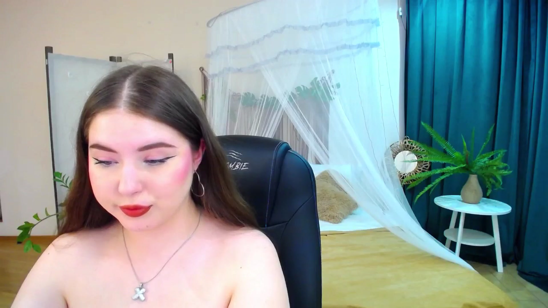 Gallery image thumbnail from AdmireMyEyes's myfreecams stream on, 05/06/2025, 09:18 image 15 of 20