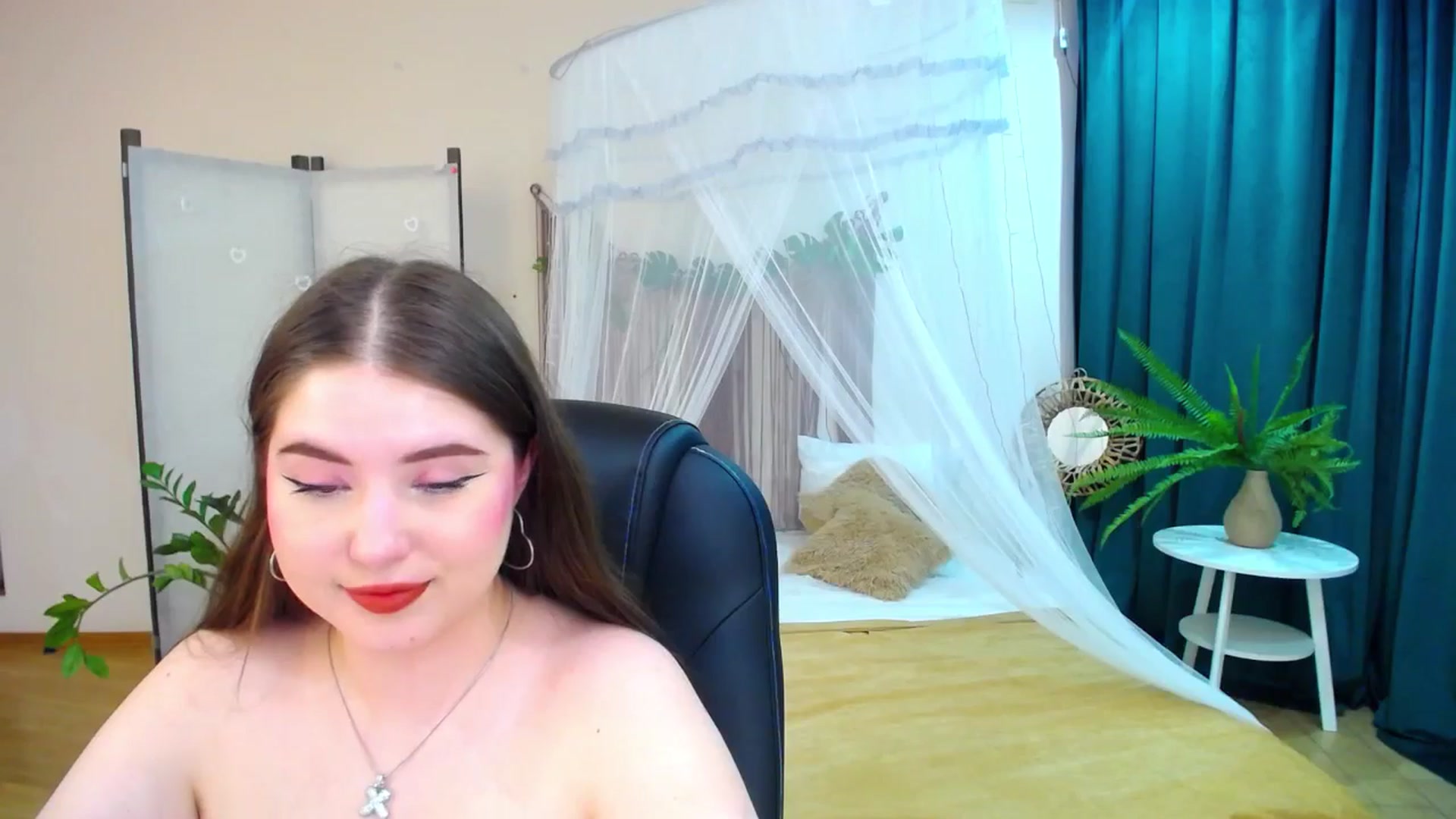 Gallery image thumbnail from AdmireMyEyes's myfreecams stream on, 05/06/2025, 09:49 image 12 of 20