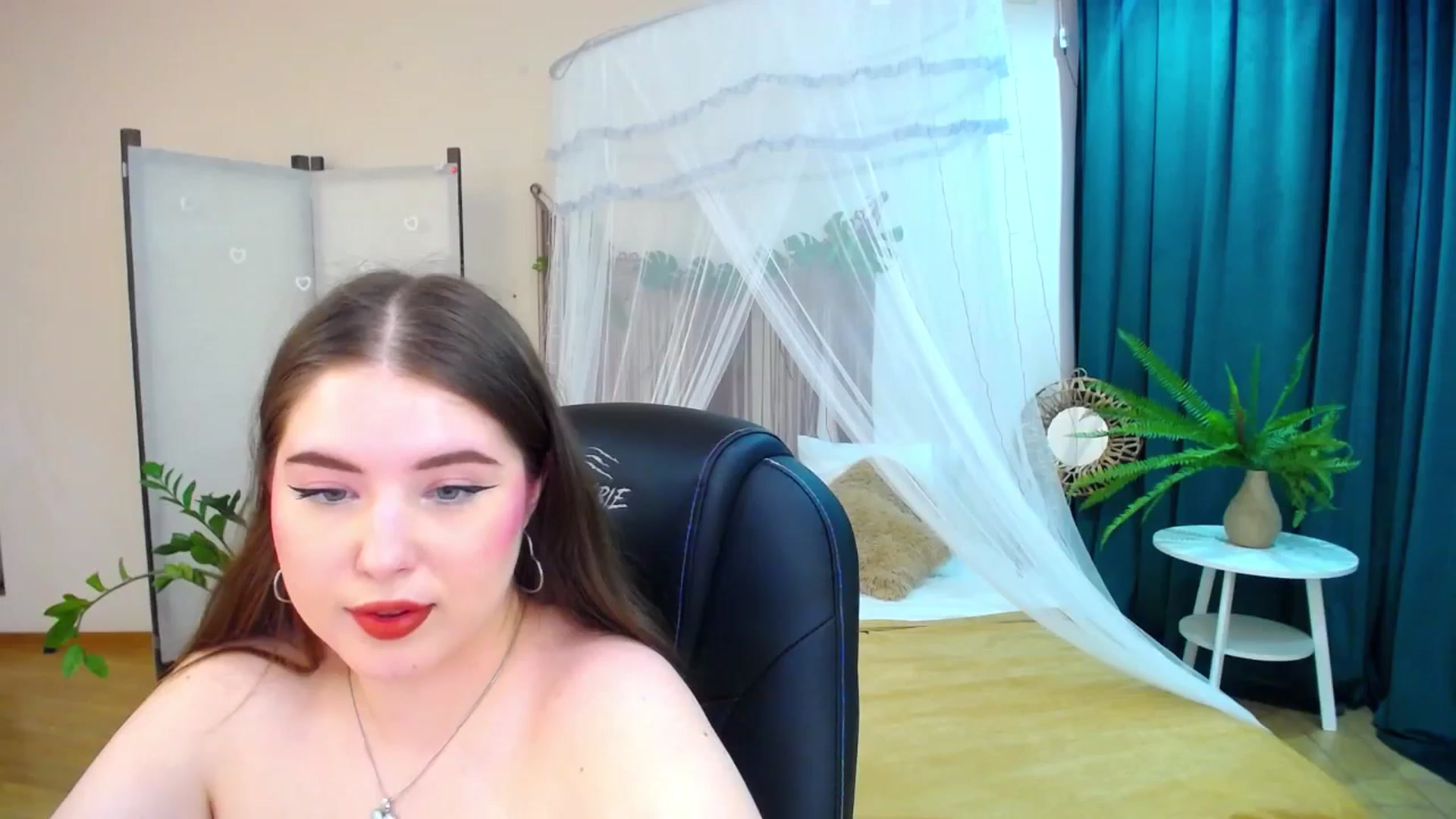 Gallery image thumbnail from AdmireMyEyes's myfreecams stream on, 05/06/2025, 09:49 image 19 of 20