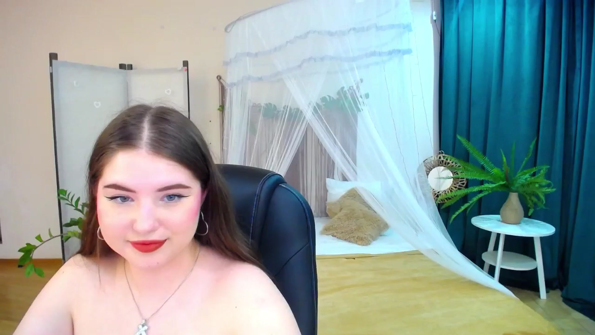 Gallery image thumbnail from AdmireMyEyes's myfreecams stream on, 05/06/2025, 09:49 image 14 of 20