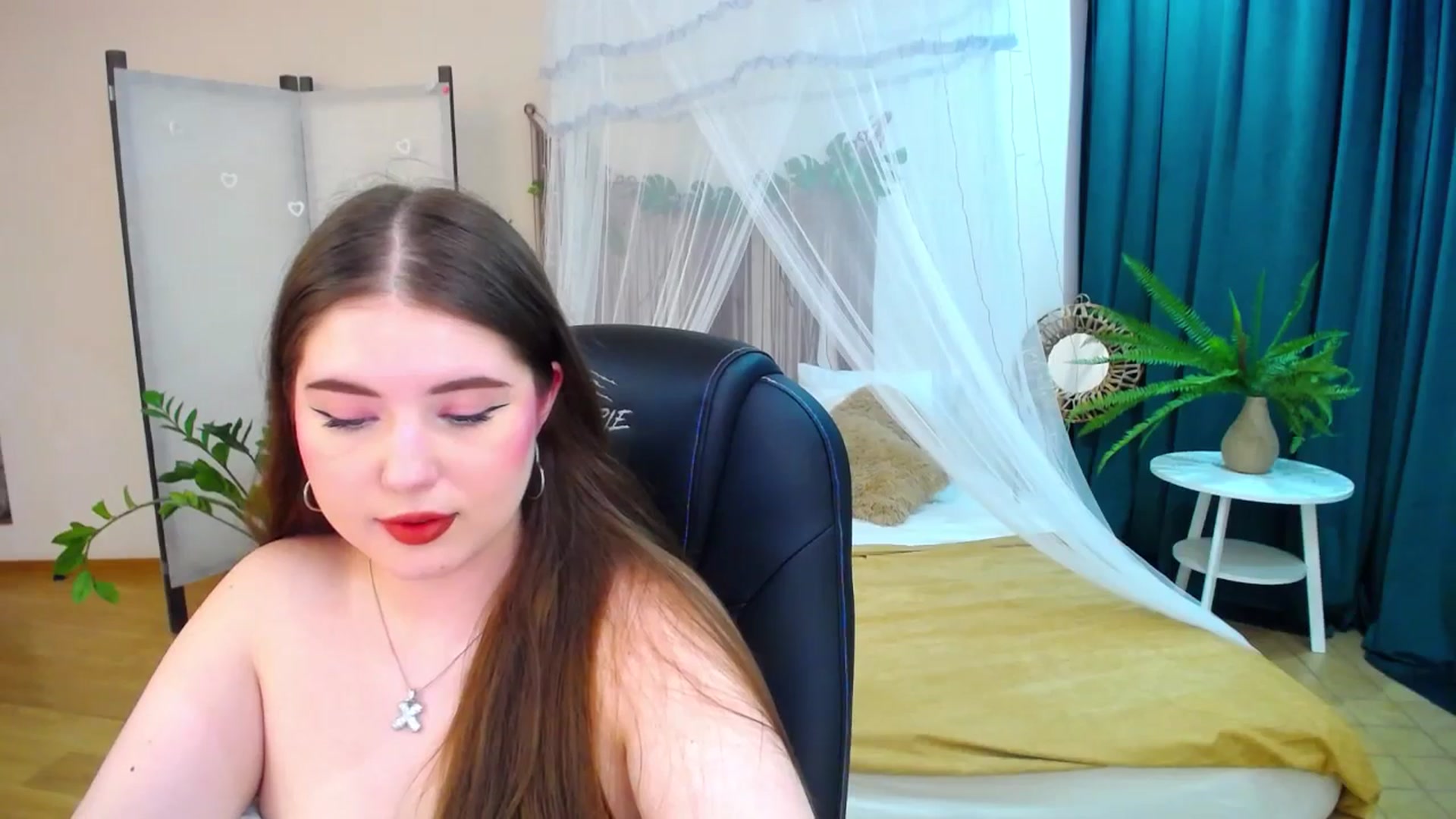 Gallery image thumbnail from AdmireMyEyes's myfreecams stream on, 05/06/2025, 09:49 image 2 of 20
