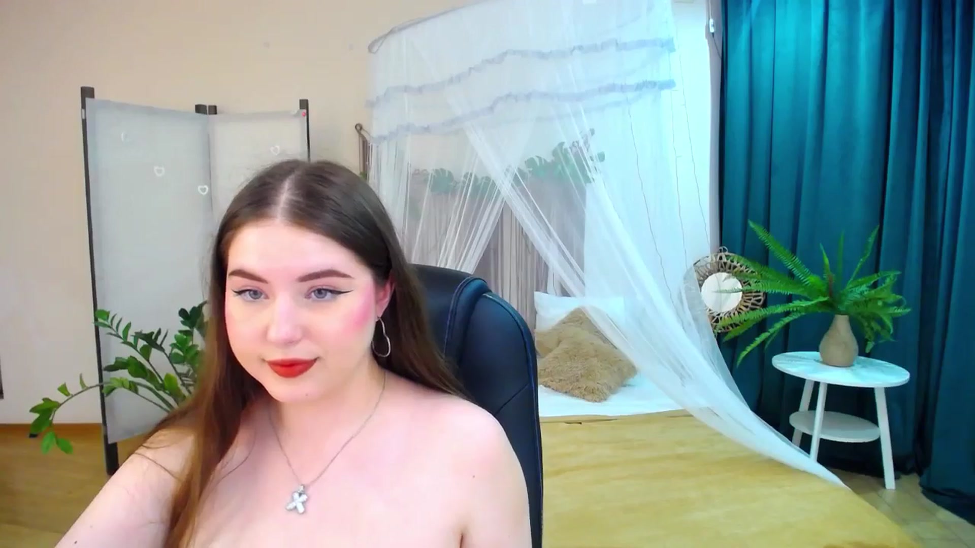 Gallery image thumbnail from AdmireMyEyes's myfreecams stream on, 05/06/2025, 09:49 image 10 of 20