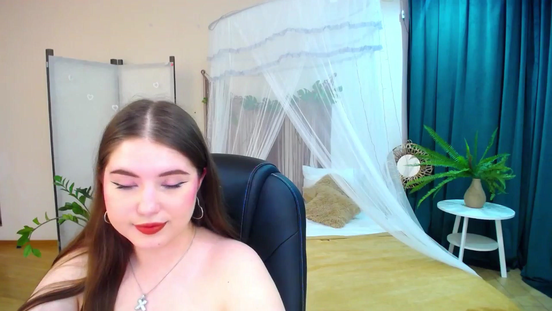 Gallery image thumbnail from AdmireMyEyes's myfreecams stream on, 05/06/2025, 09:49 image 17 of 20