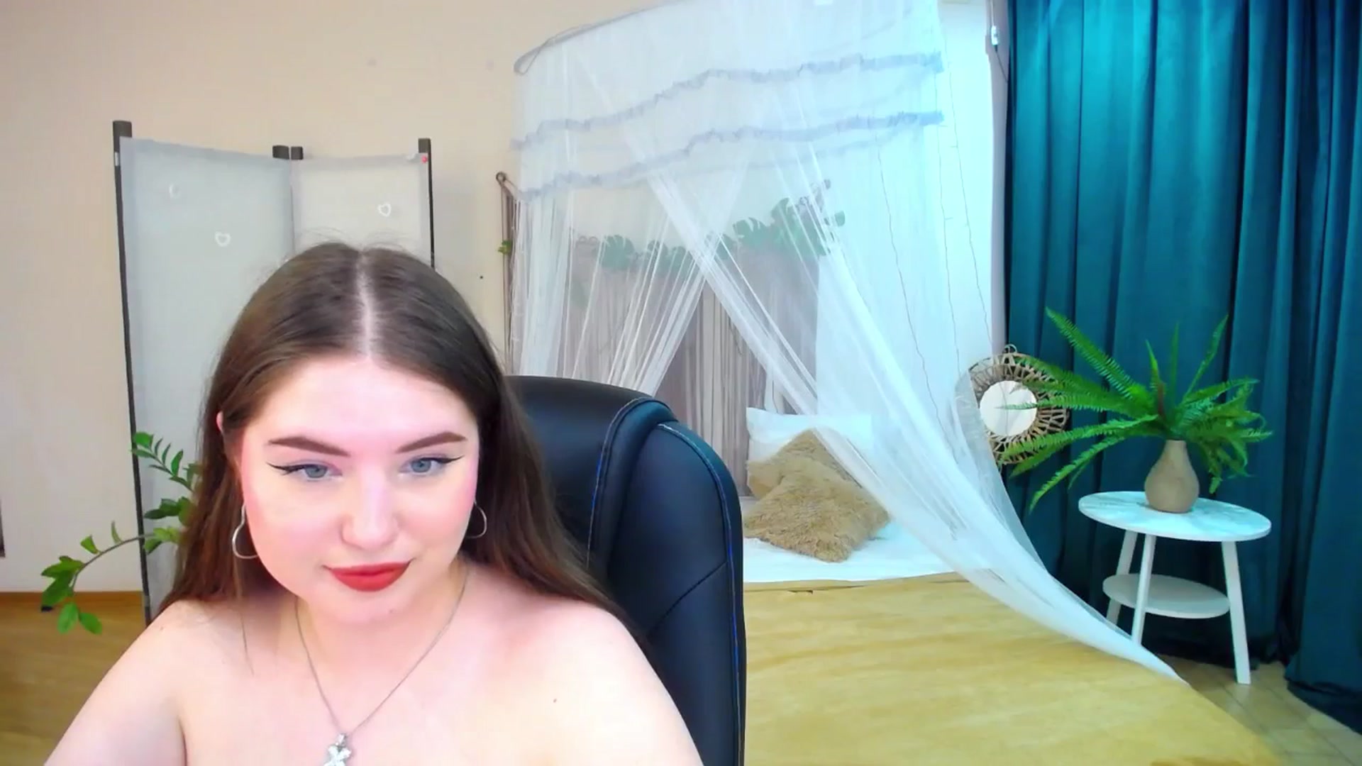 Gallery image thumbnail from AdmireMyEyes's myfreecams stream on, 05/06/2025, 09:49 image 16 of 20