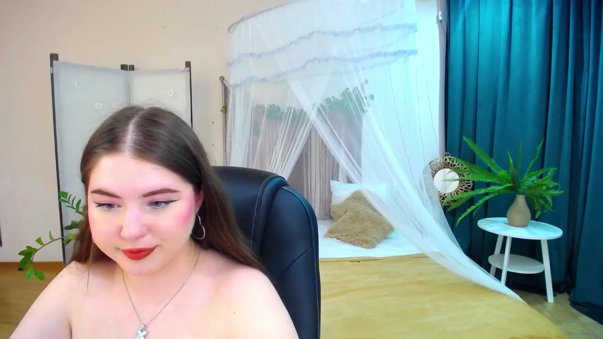 Gallery image thumbnail from AdmireMyEyes's myfreecams stream on, 05/06/2025, 09:49 image 13 of 20