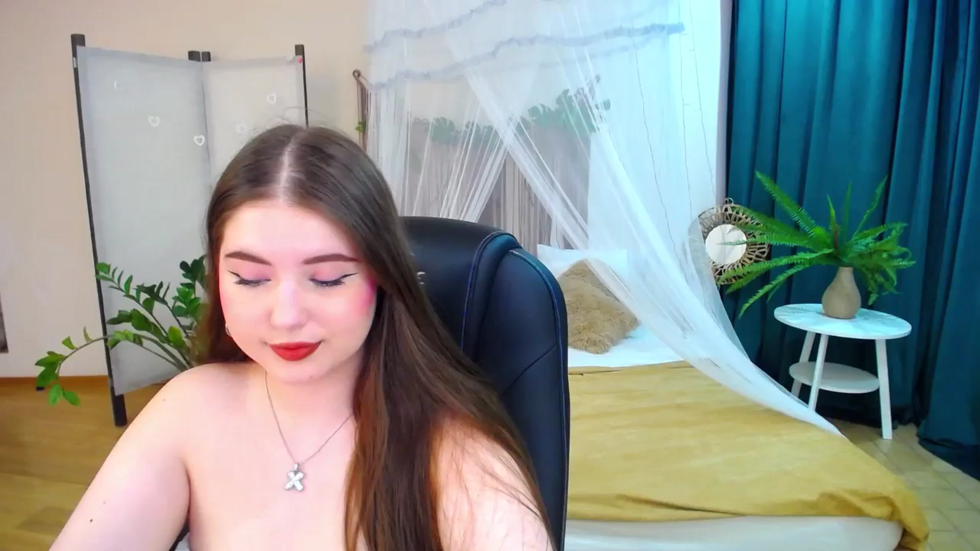 Gallery image thumbnail from AdmireMyEyes's myfreecams stream on, 05/06/2025, 09:49 image 1 of 20