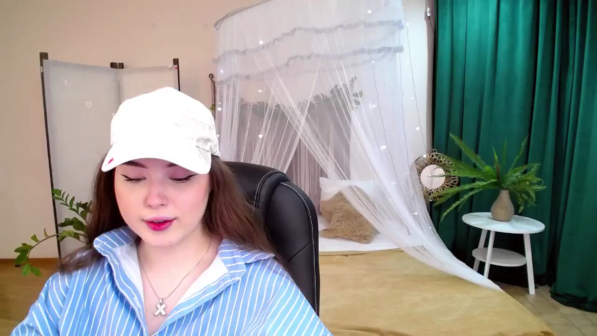Gallery image thumbnail from AdmireMyEyes's myfreecams stream on, 05/07/2025, 19:31 image 9 of 20
