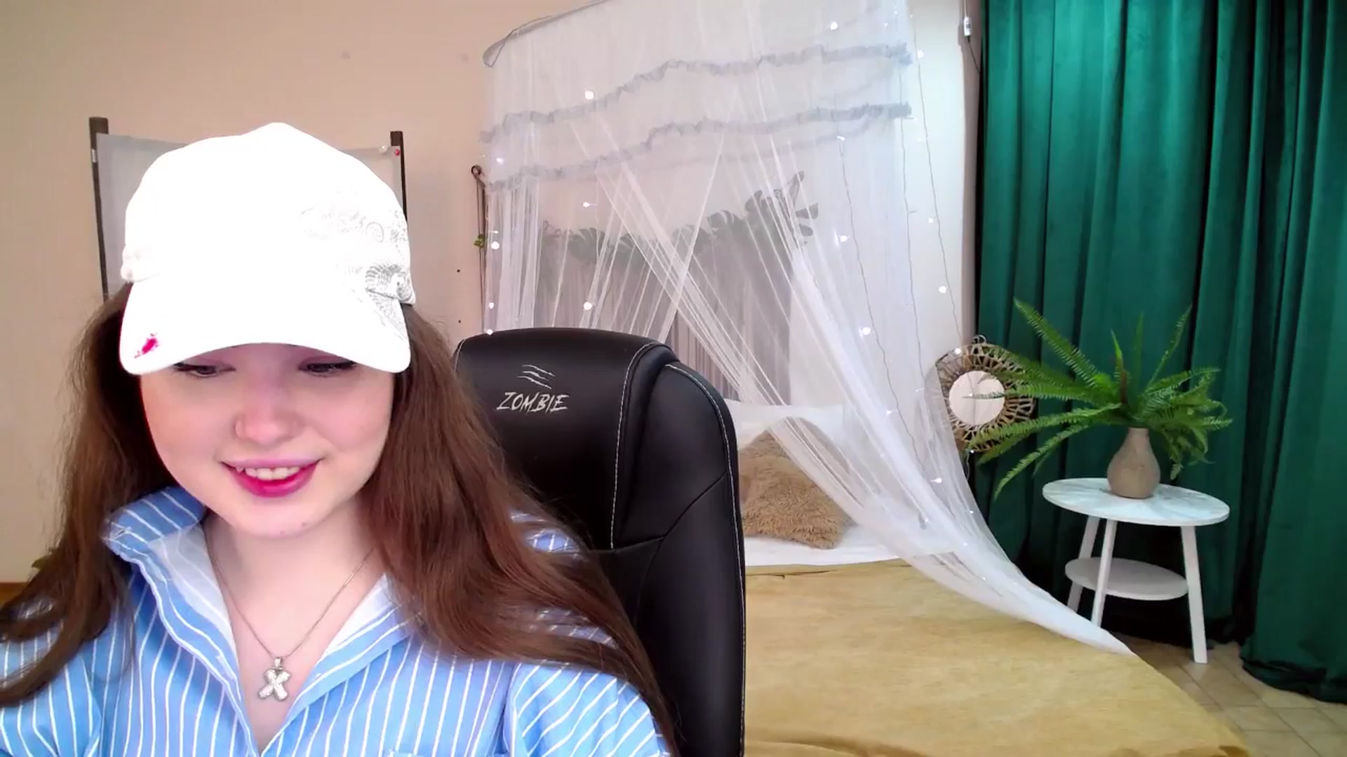 Gallery image thumbnail from AdmireMyEyes's myfreecams stream on, 05/07/2025, 19:31 image 2 of 20