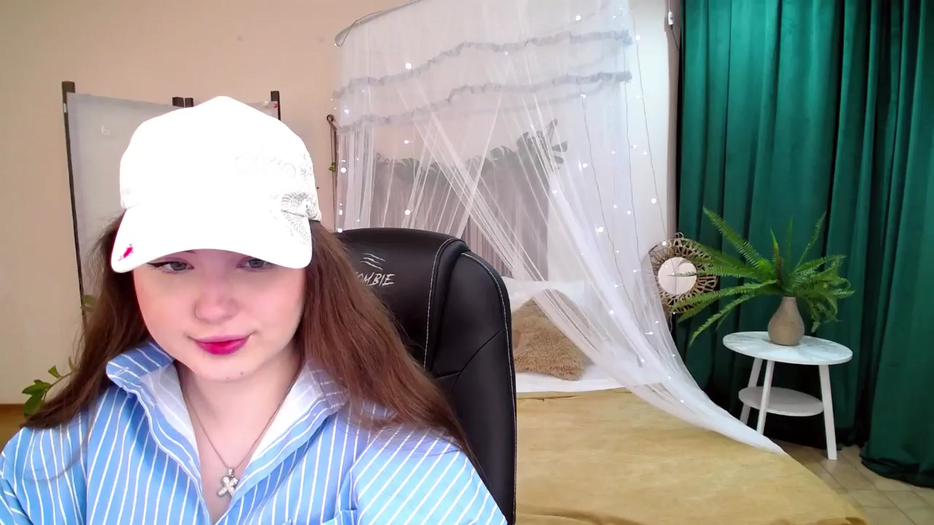Gallery image thumbnail from AdmireMyEyes's myfreecams stream on, 05/07/2025, 19:31 image 1 of 20
