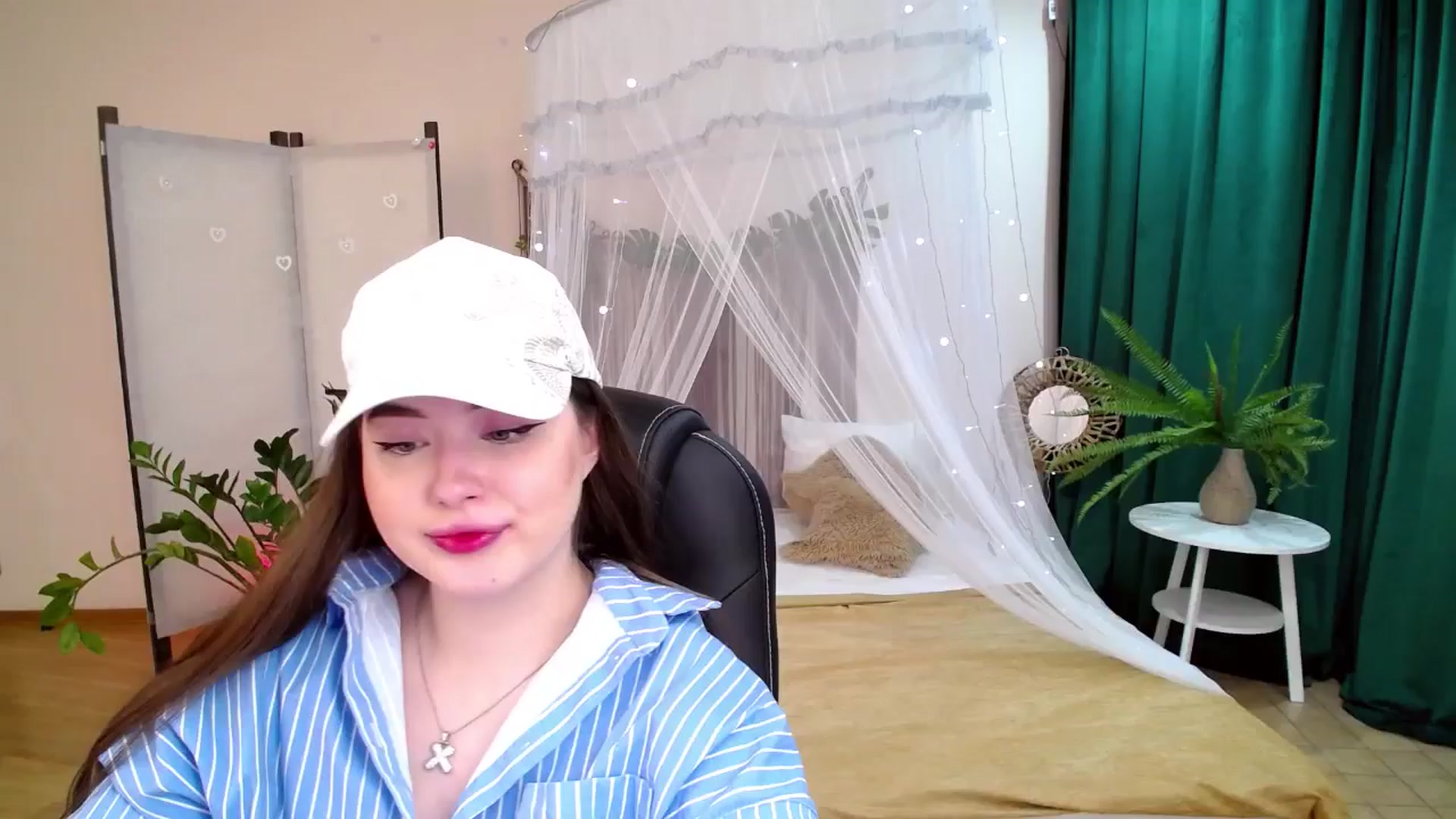 Gallery image thumbnail from AdmireMyEyes's myfreecams stream on, 05/07/2025, 21:48 image 1 of 20