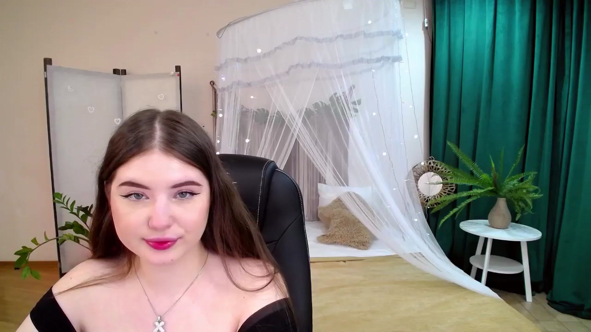 Gallery image thumbnail from AdmireMyEyes's myfreecams stream on, 05/07/2025, 21:48 image 18 of 20