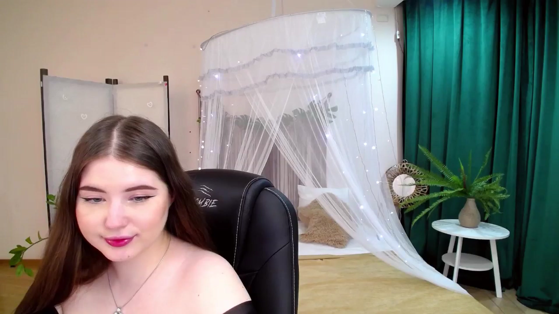 Gallery image thumbnail from AdmireMyEyes's myfreecams stream on, 05/07/2025, 21:48 image 8 of 20