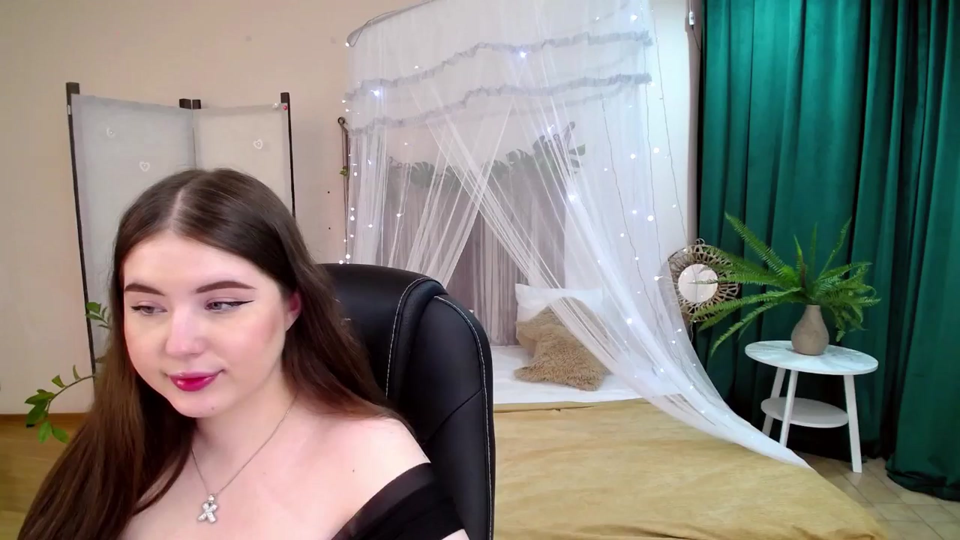 Gallery image thumbnail from AdmireMyEyes's myfreecams stream on, 05/07/2025, 21:48 image 15 of 20