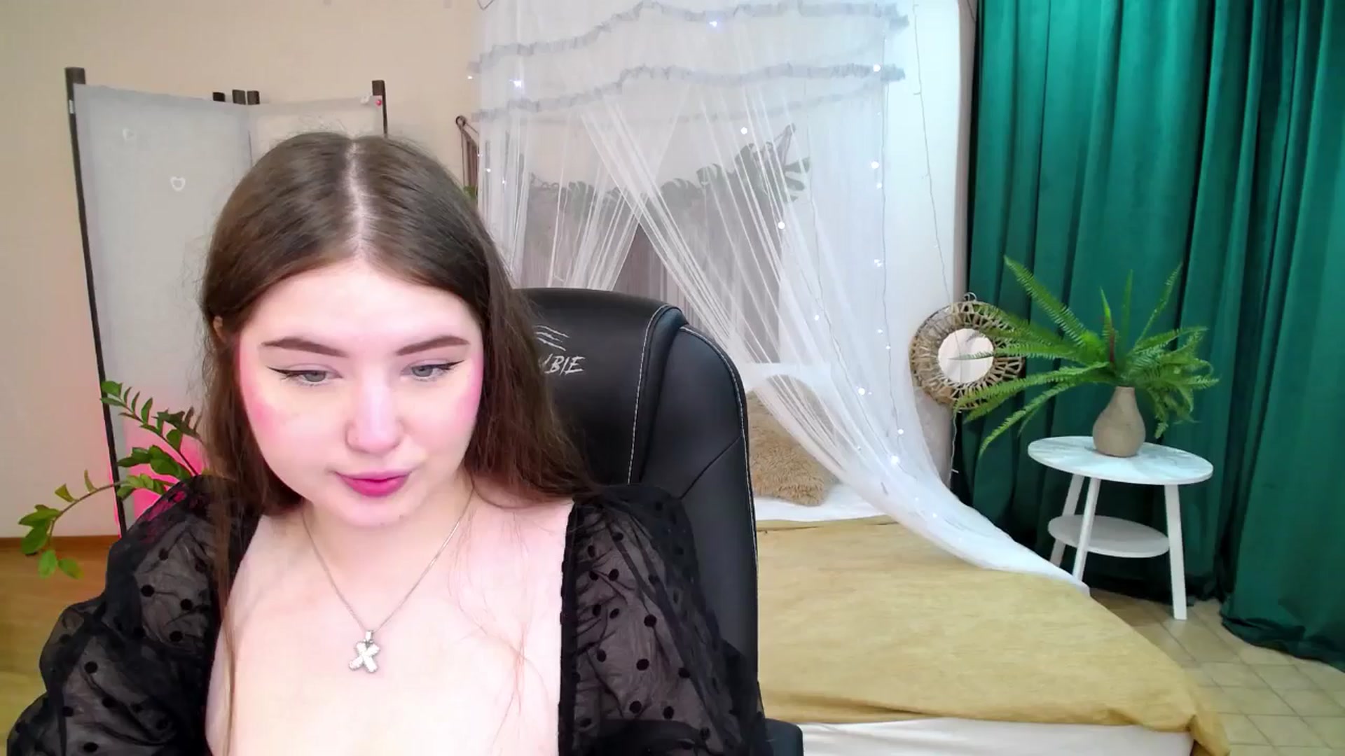 Gallery image thumbnail from AdmireMyEyes's myfreecams stream on, 05/08/2025, 19:47 image 6 of 20